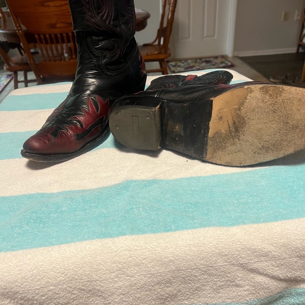 Black and Red Cowboy Boots - Picture 3 of 7